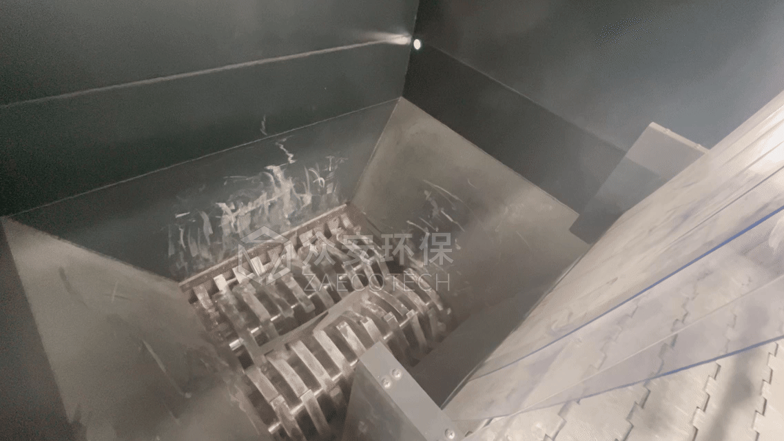 風(fēng)機(jī)葉片破碎過程.gif
